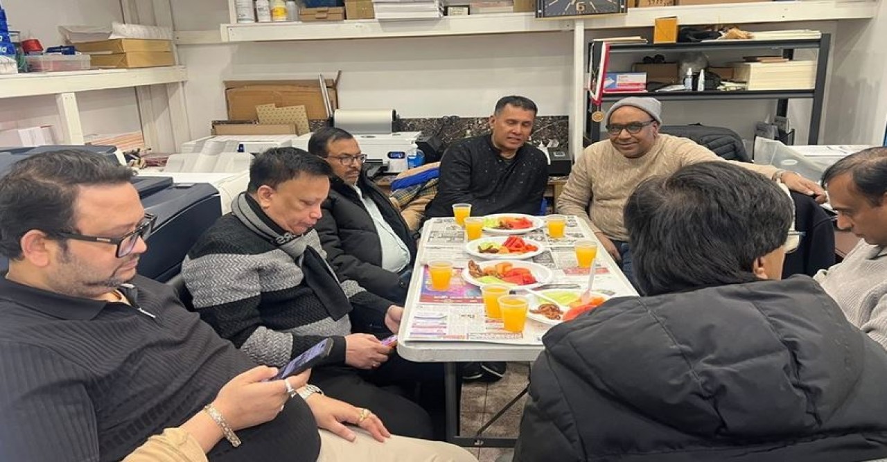 নিউইয়র্কে জ্যাকসন হাইটসের গ্রাফিক্স ওয়ার্ল্ডে মাসব্যাপী ইফতার আয়োজন