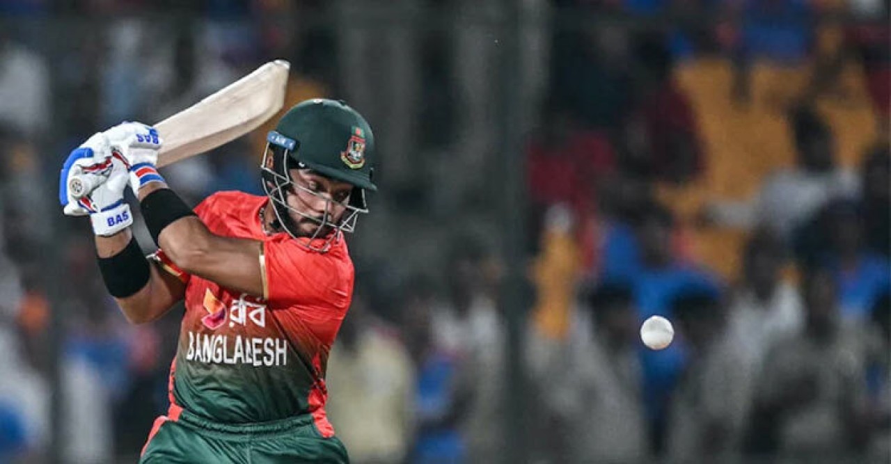 পাওয়ার প্লেতে উড়ন্ত বাংলাদেশ