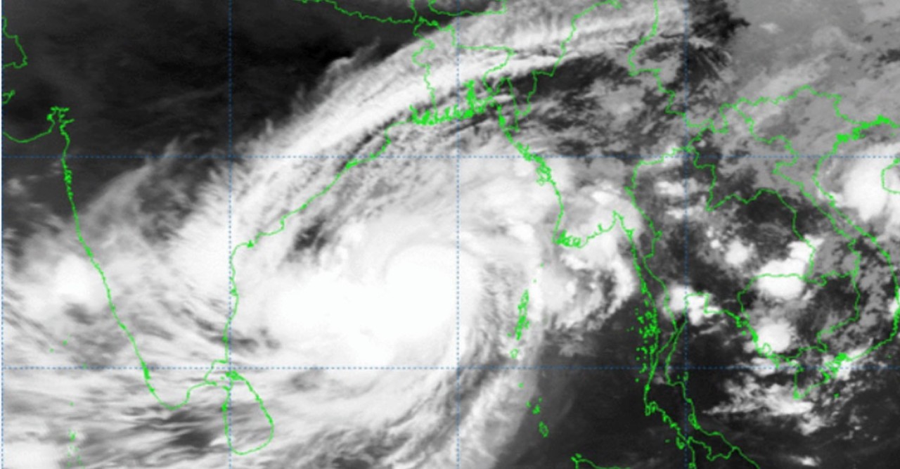 অতি প্রবল ঘূর্ণিঝড়ে পরিণত হয়েছে মোখা