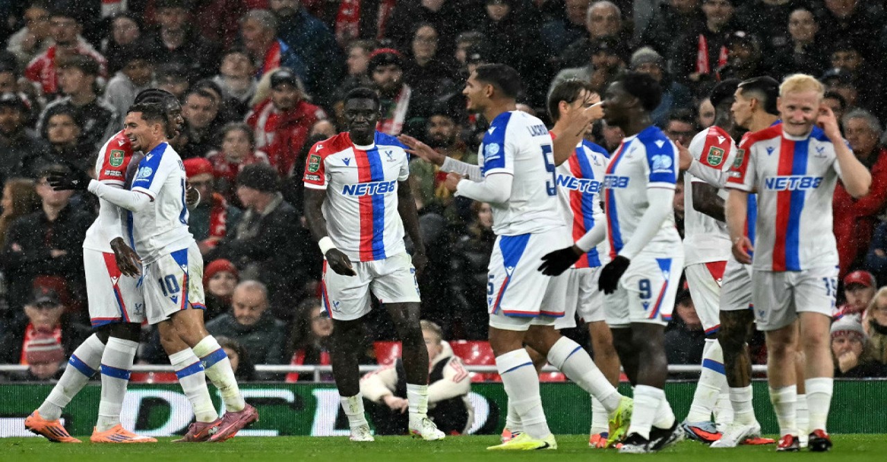 অ্যানফিল্ডেই লিভারপুলকে বিধ্বস্ত করল ক্রিস্টাল প্যালেস