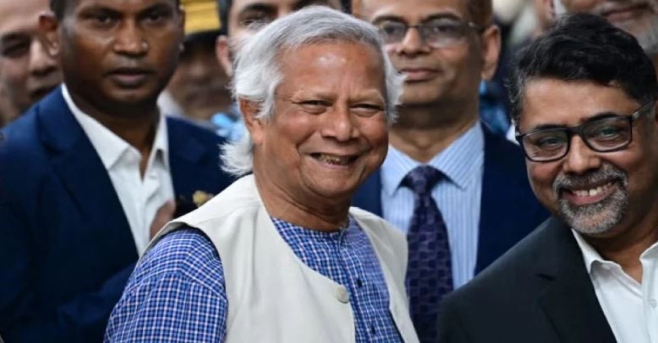 নিউ ইয়র্ক থেকে দেশে ফিরেছেন প্রধান উপদেষ্টা