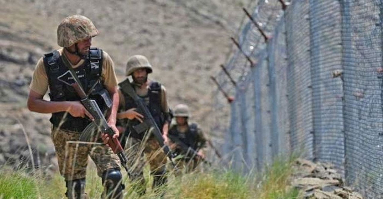 পাকিস্তানের হামলায় ২৩ আফগান সেনা নিহত