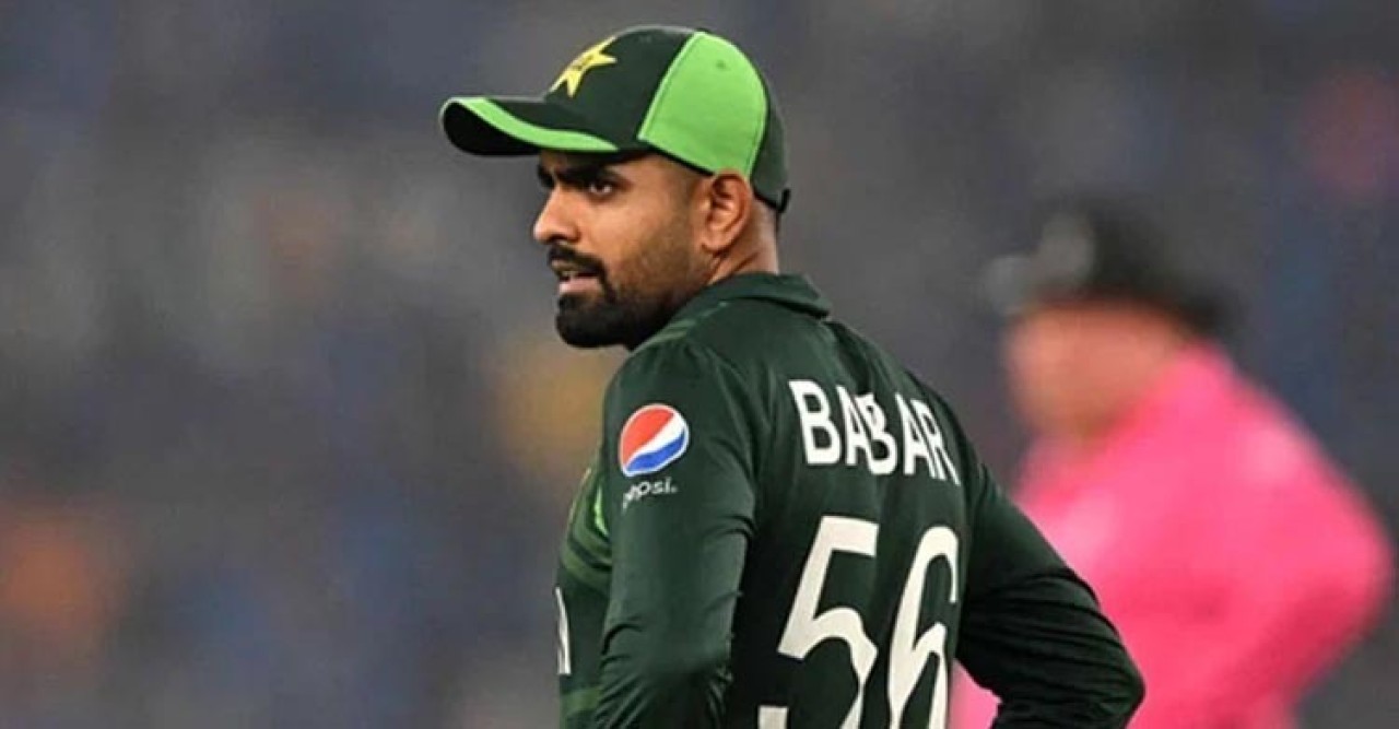 ৮ বছর পর সেরা দশ থেকে ছিটকে গেলেন বাবর