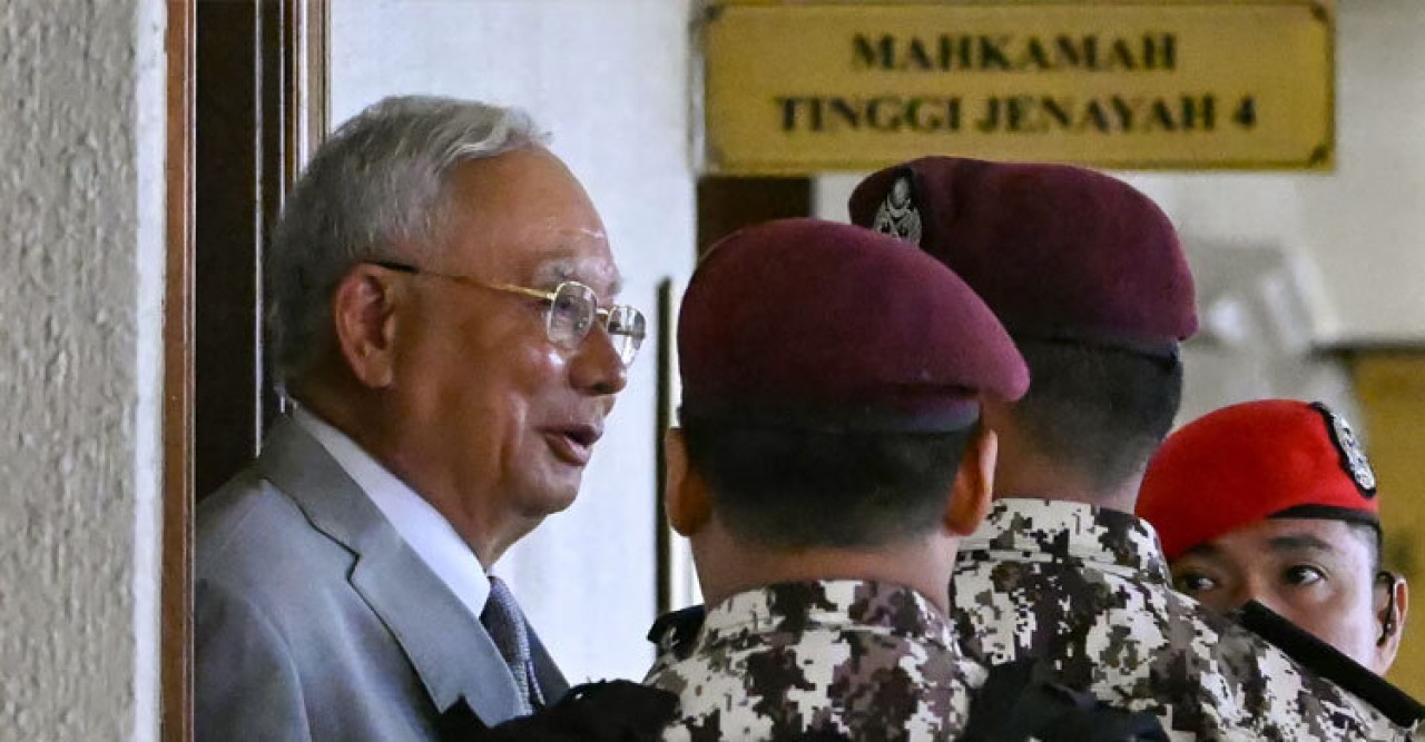 মালয়েশিয়ার ক্ষমতাধর নেতা নাজিব রাজাক: প্রধানমন্ত্রী থেকে কারাগারে