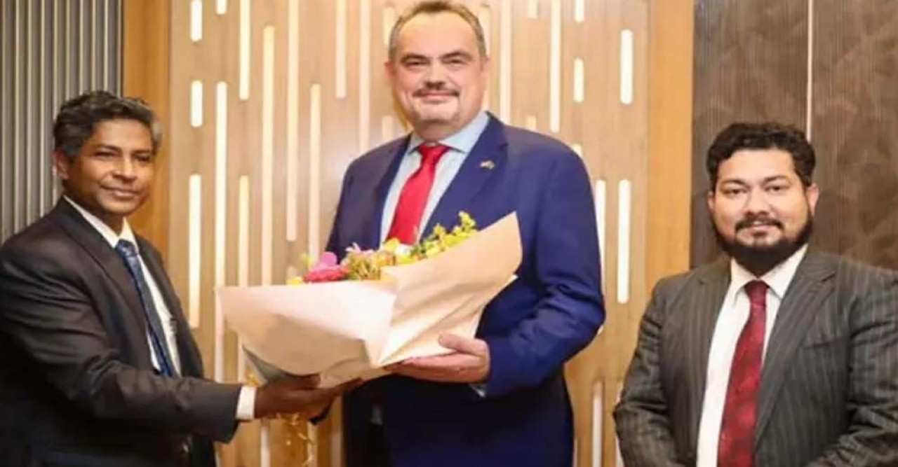 ঢাকায় পৌঁছলেন যুক্তরাষ্ট্রের নতুন রাষ্ট্রদূত