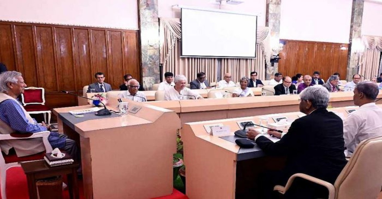 উপদেষ্টা পরিষদের বৈঠক ‘আগাম বার্তা না দিয়ে বাঁধ খোলার কারণ জানতে চাওয়া হবে’