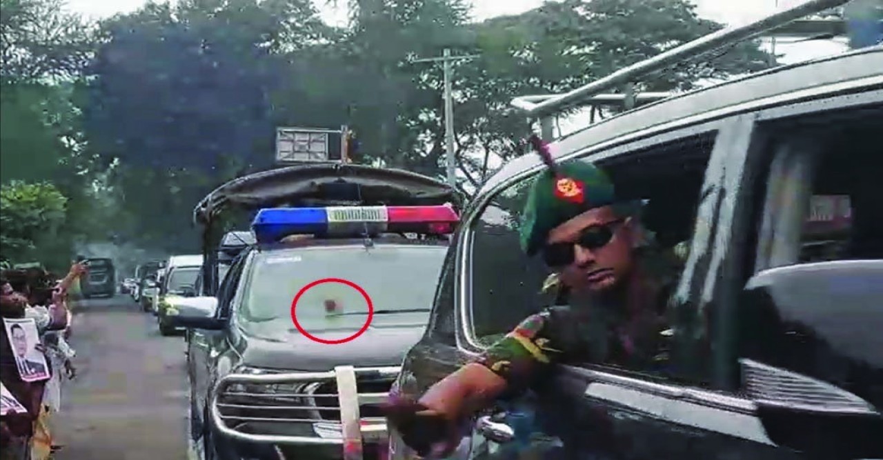 বরিশাল যাওয়ার পথে প্রধানমন্ত্রীর গাড়ি বহরে ইটের টুকরা নিক্ষেপ, তদন্তে পুলিশ