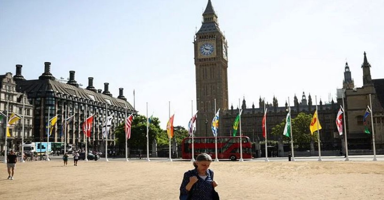 যুক্তরাজ্যে ২৬ ডিগ্রি সেলসিয়াসেই ‘তাপপ্রবাহের’ সতর্কতা!