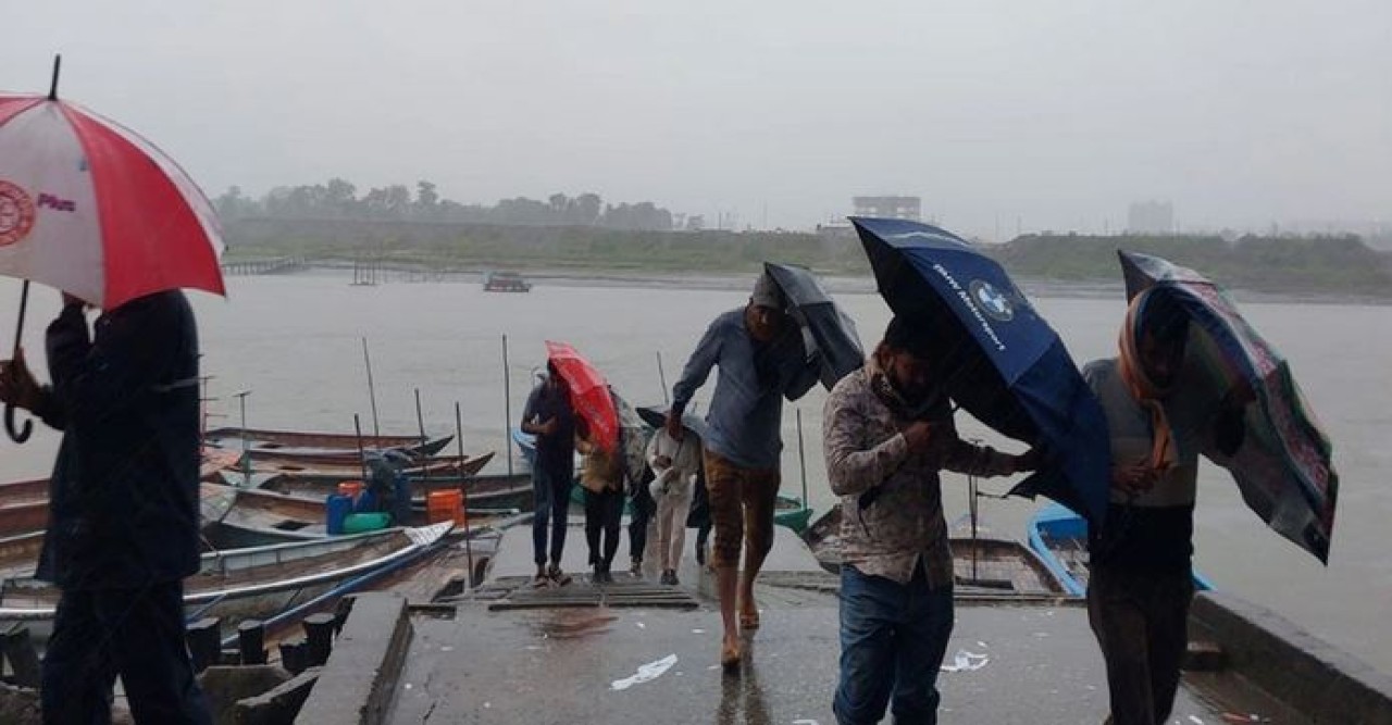 উপকূলে আঘাত হেনে দুর্বল ‘মিধিলি’, সমুদ্রবন্দরে ৩ নম্বর সতর্কসংকেত