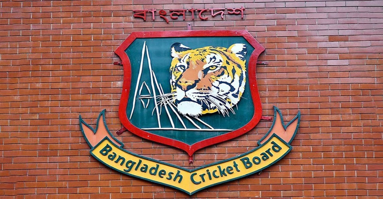 কোথায় থামবে পদত্যাগের মিছিল!
