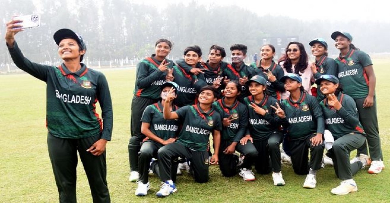 রোমাঞ্চকর জয়ে ফাইনালে বাংলাদেশের মেয়েরা
