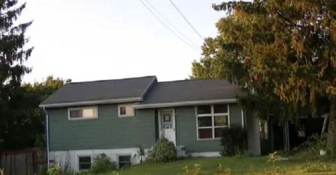 পোষা অজগর গলায় পেচিয়ে মৃত্যু পেনসিলভেনিয়ার যুবকের