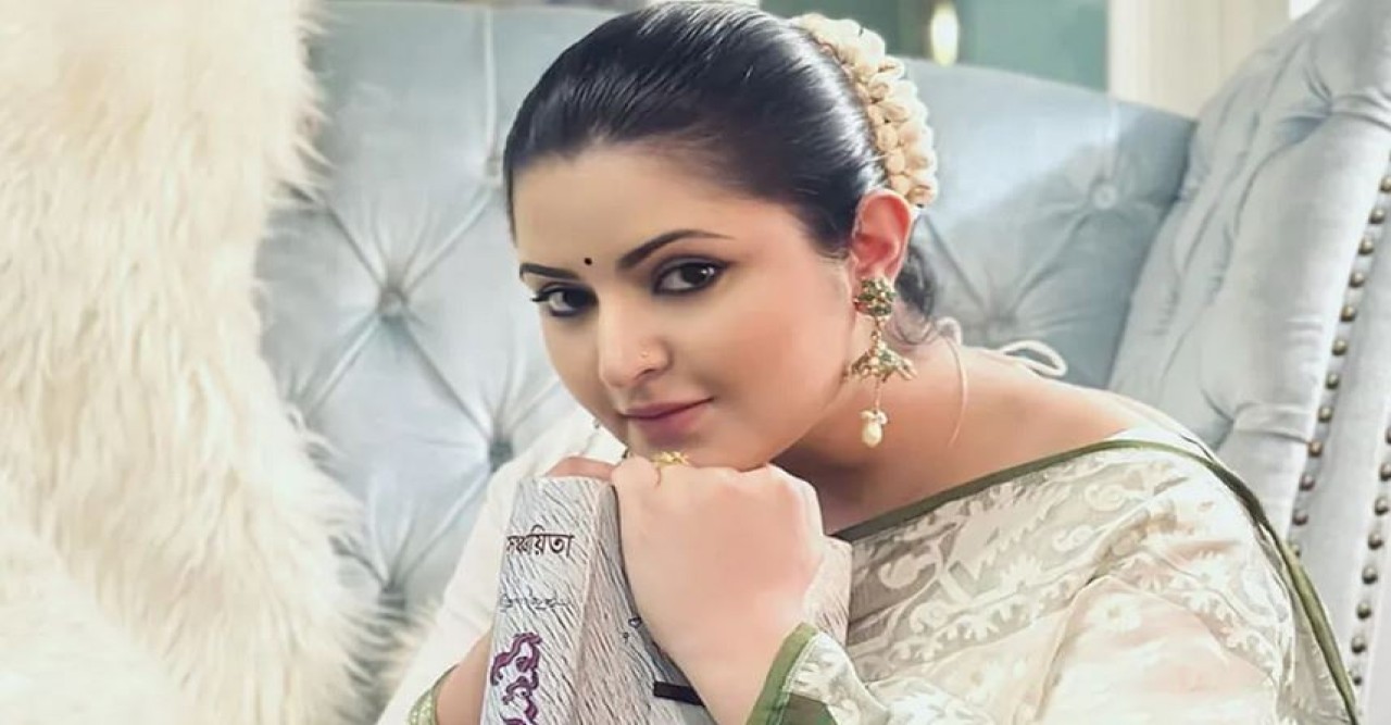 পরীমণি তার সমালোচকদের বিদ্রুপ করে দীর্ঘ পোস্ট দিয়েছেন সোশ্যাল মিডিয়ায়