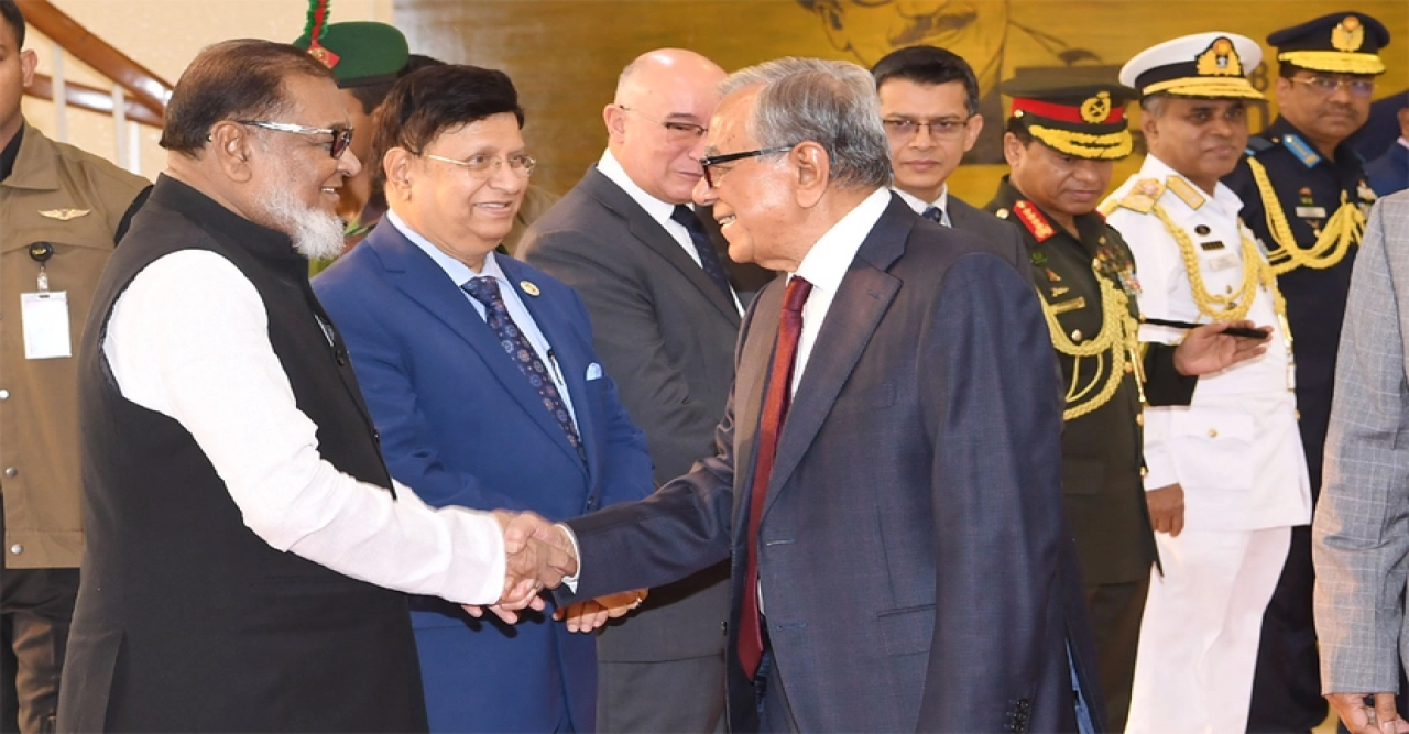 স্বাস্থ্য পরীক্ষার জন্য সিঙ্গাপুর গেলেন রাষ্ট্রপতি