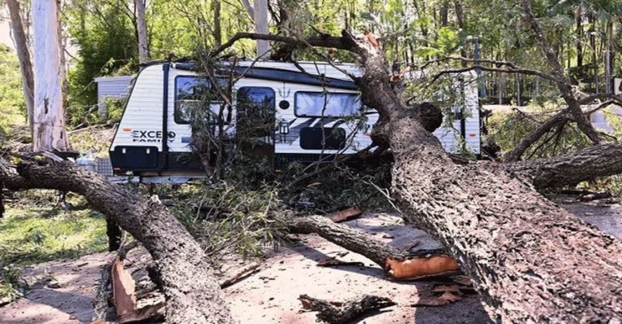 অস্ট্রেলিয়ায় বজ্রঝড়ে ৮৬ হাজার পরিবার বিদ্যুৎবিহীন, নিহত ৯