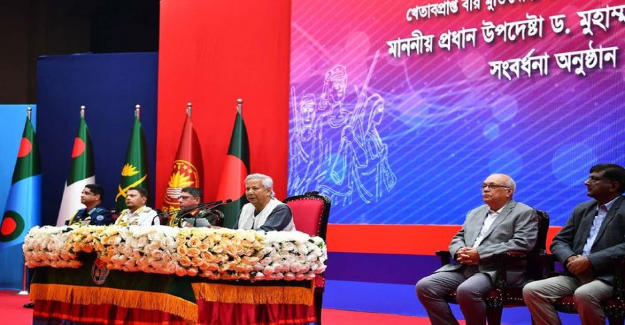 আন্দোলনের পক্ষে দাঁড়িয়ে আস্থার প্রতীক হয়েছে সেনাবাহিনী : ড. ইউনূস