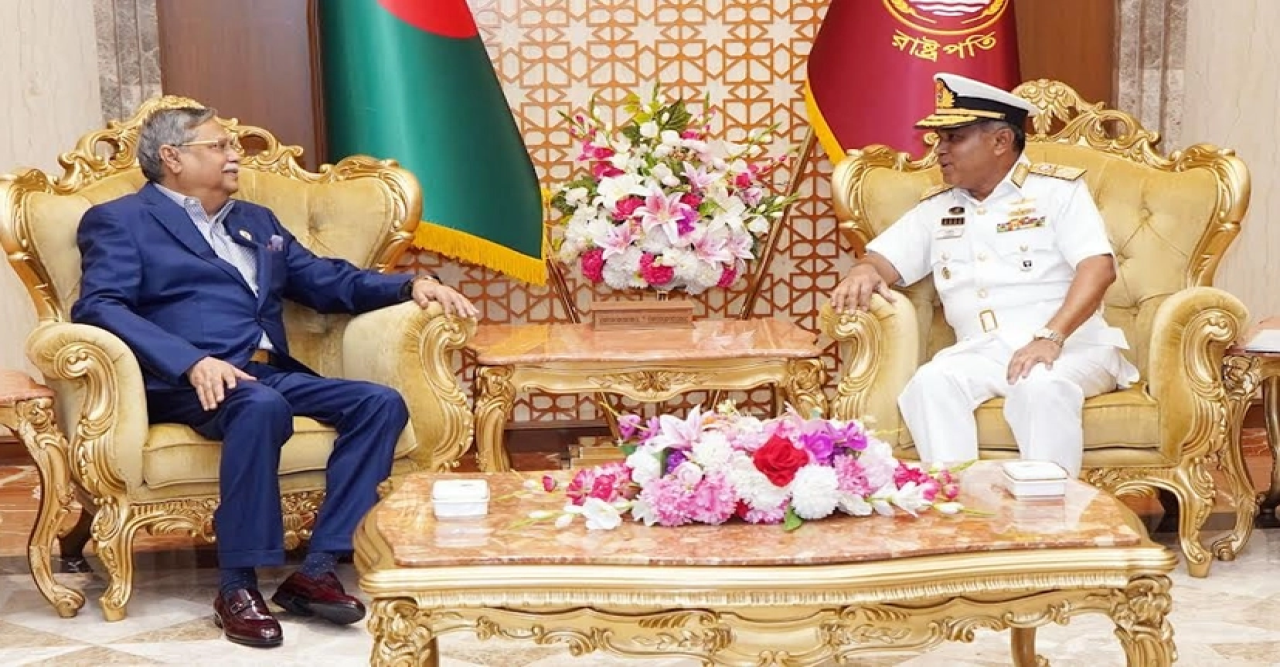 রাষ্ট্রপতির সঙ্গে নৌবাহিনী প্রধানের সৌজন্য সাক্ষাৎ
