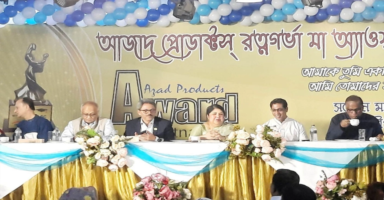 মায়ের ওপর নির্যাতন ও অবহেলা দেখতে চাই না : স্পিকার