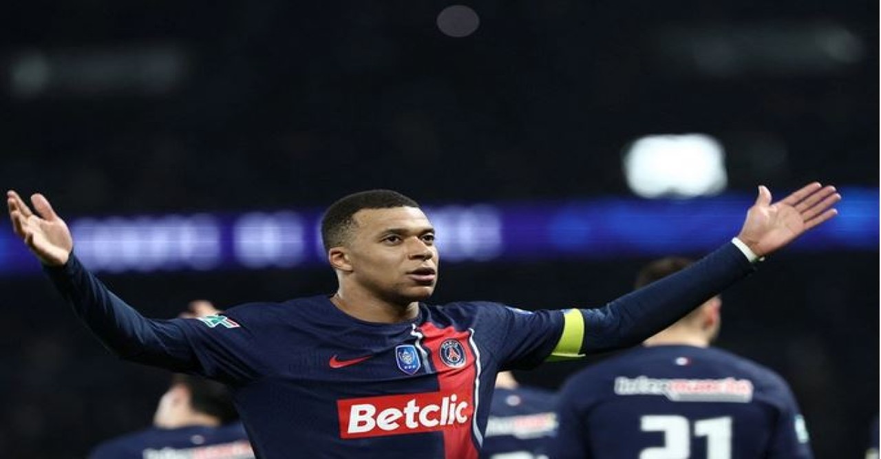 একাদশে ফিরেই জ্বলে উঠলেন এমবাপ্পে, সেমিফাইনালে পিএসজি