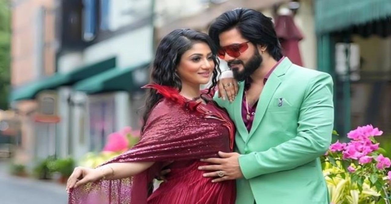 স্বামীর গানের ভিডিওতে মডেল স্ত্রী, ভিউ ছাড়াল ১ কোটি