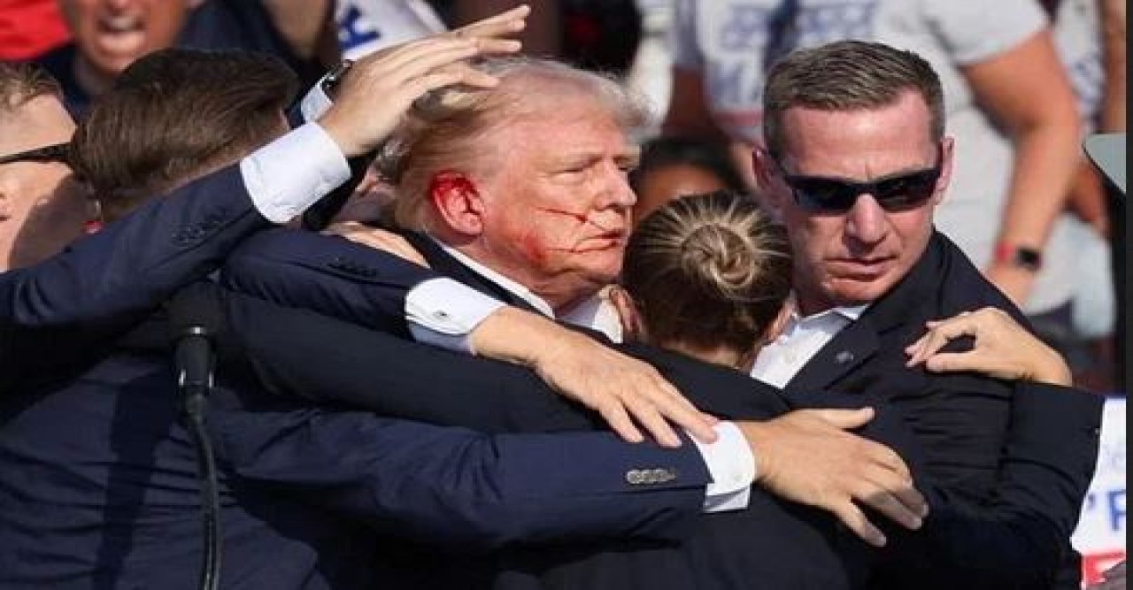 প্রচার সমাবেশে ট্রাম্পের ওপর গুলি, হামলাকারীসহ নিহত ২