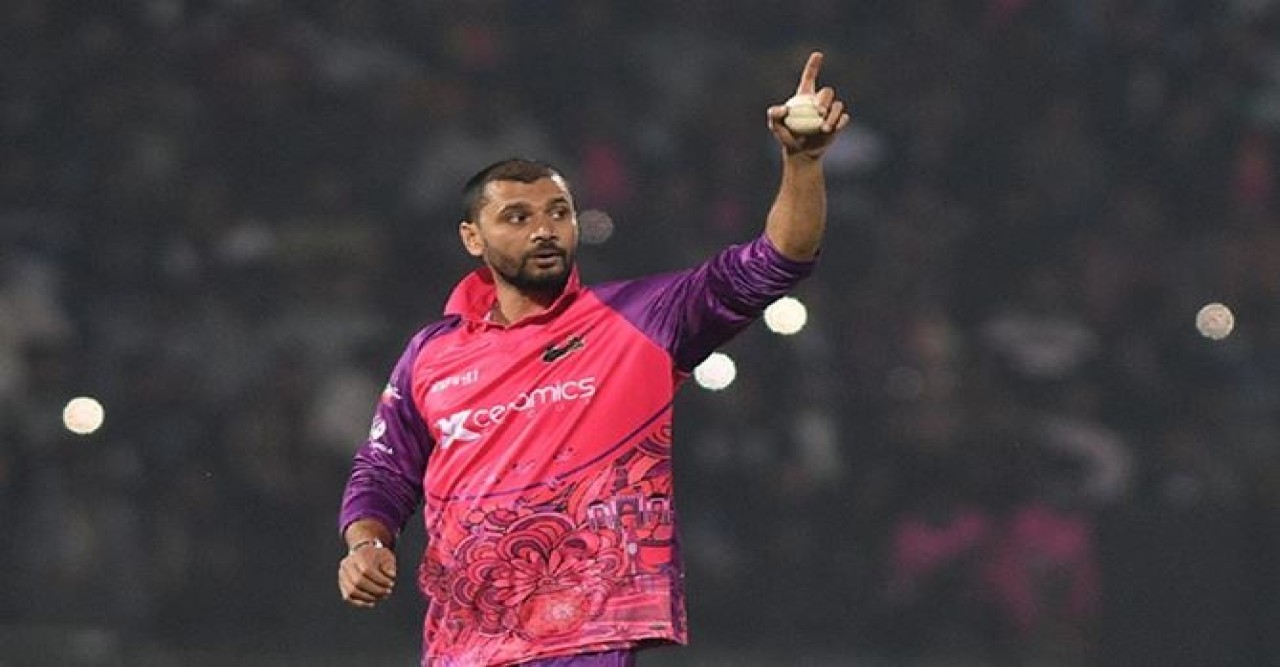 অতীত টেনে নিজের ভবিষ্যৎ জানালেন মাশরাফি