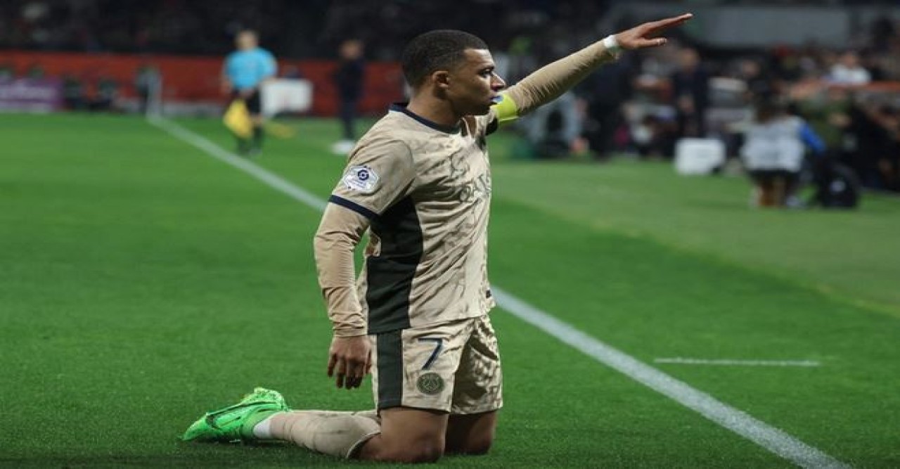 মাইলফলকের ম্যাচ হ্যাটট্রিকে রাঙালেন এমবাপ্পে