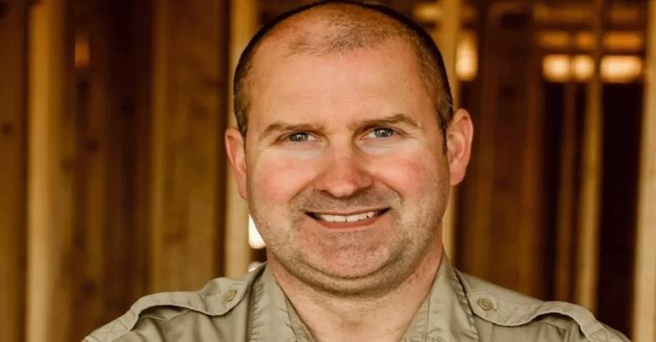 বিমান দুর্ঘটনায় স্ত্রী-সন্তানসহ মার্কিন সিনেটর নিহত