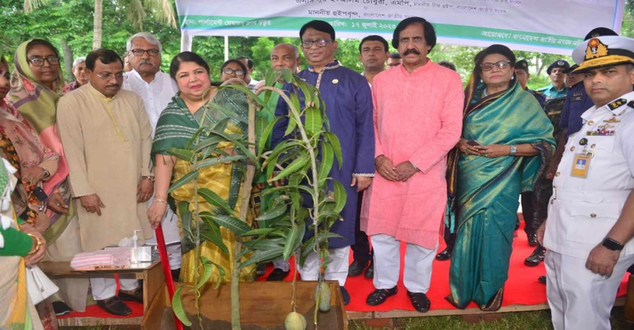 বৃক্ষরোপণ কর্মসূচি উদ্বোধন করলেন স্পিকার
