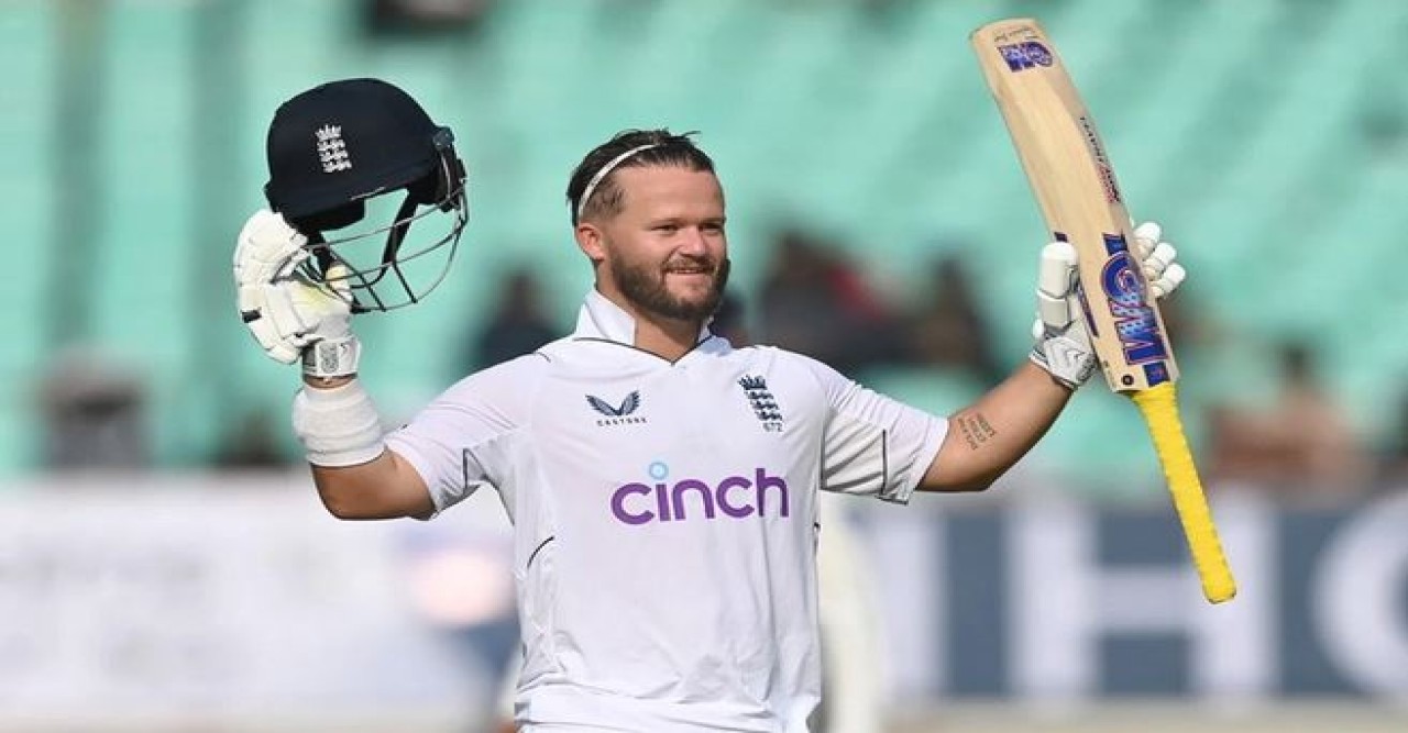 ডাকেটের সেঞ্চুরিতে ভারকে চাপে রেখেছে ইংল্যান্ড