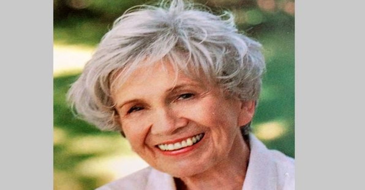 চলে গেলেন সাহিত্যে নোবেল বিজয়ী এলিস মুনরো