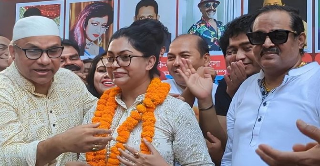 হেরেও গলায় মালা নিপুণের!