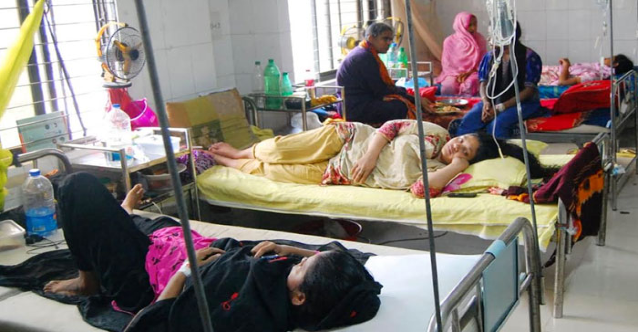 ডেঙ্গুতে প্রাণ গেল আরও ১০ জনের, হাসপাতালে ২৫৮৪
