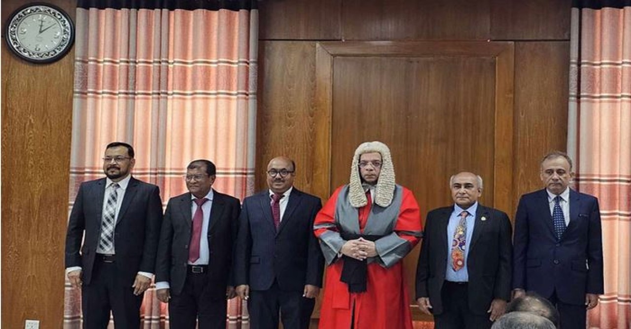 শপথ নিলেন পিএসসির চেয়ারম্যান ও ৪ সদস্য