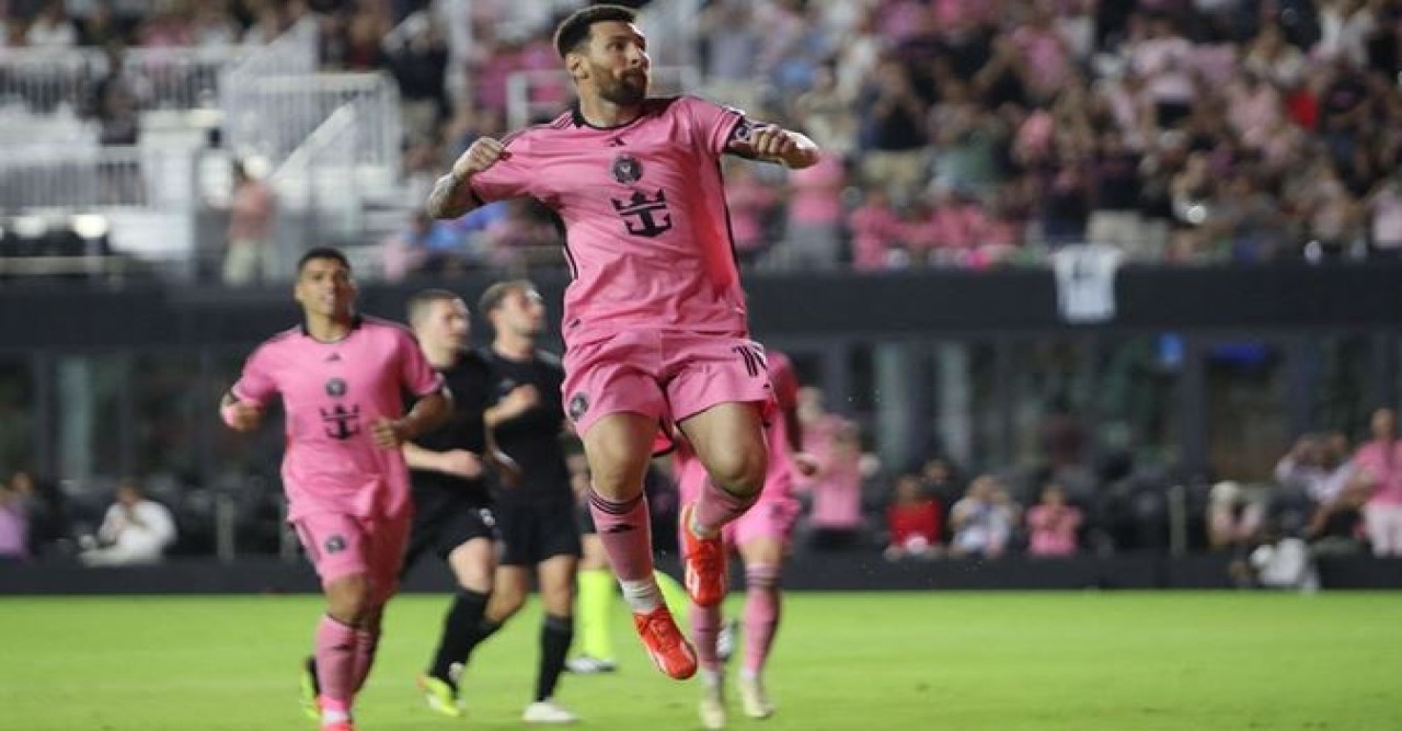 জোড়া গোল করে মায়ামিকে জেতালেন মেসি