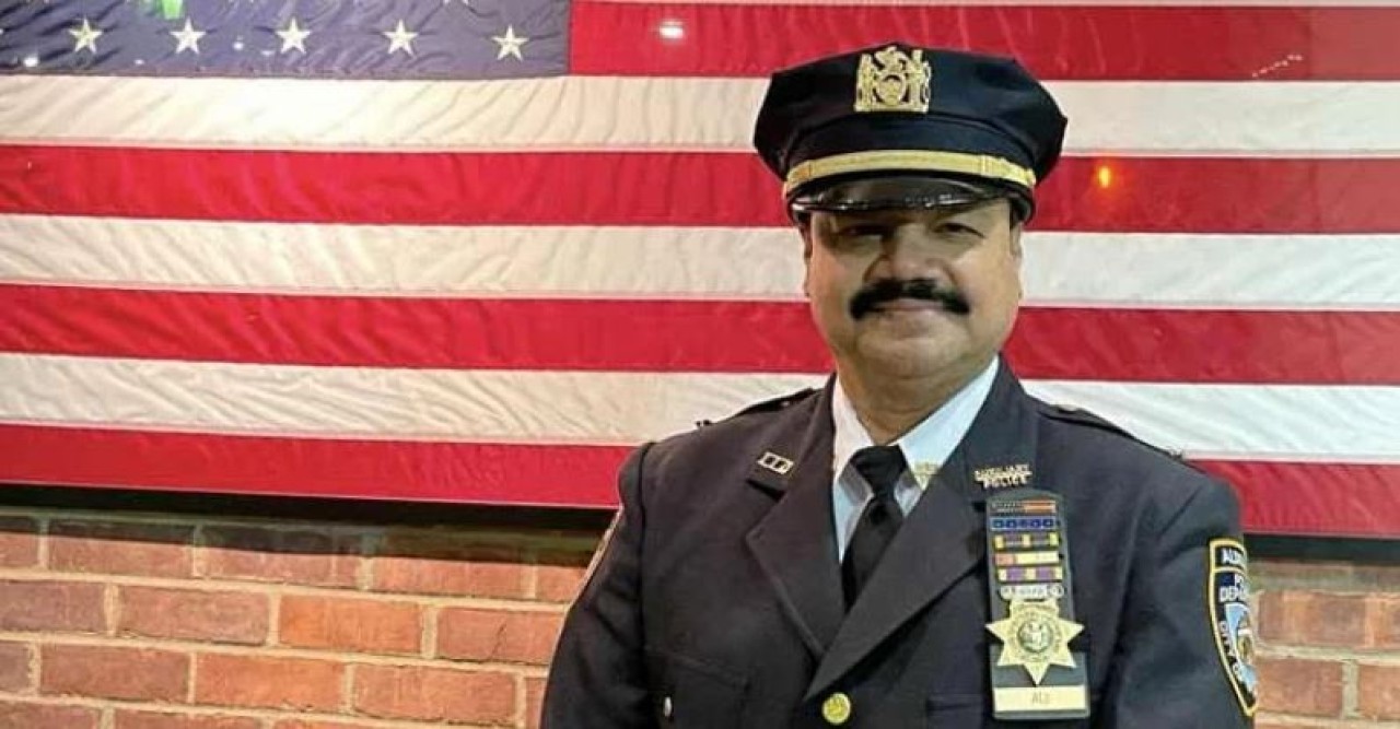 নিউইয়র্ক পুলিশ ডিপার্টমেন্টে প্রথম অক্সিলারি পুলিশ ক্যাপ্টেন সৈয়দ এনায়েত আলী