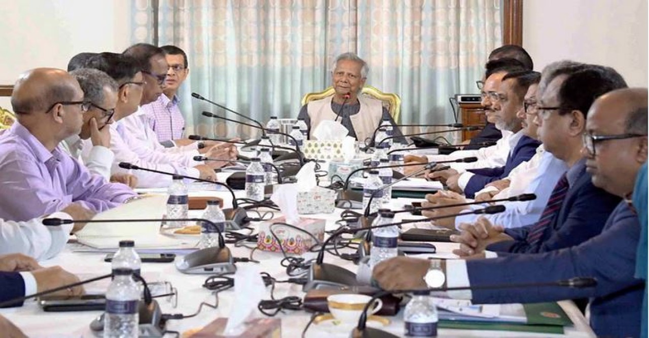 সচিবদের সঙ্গে ড. ইউনূসের বৈঠকে এলো যেসব সিদ্ধান্ত