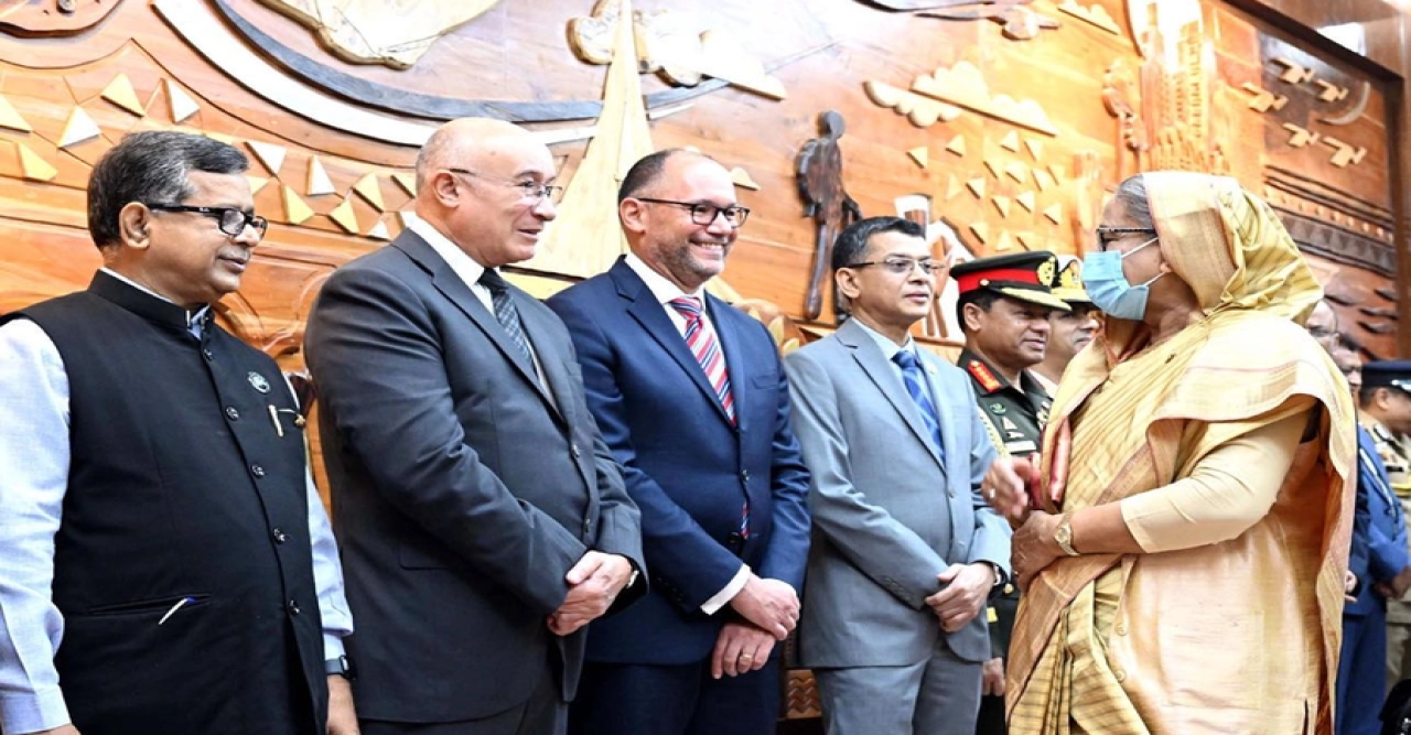 নিউ ইয়র্কের উদ্দেশে ঢাকা ছাড়লেন প্রধানমন্ত্রী