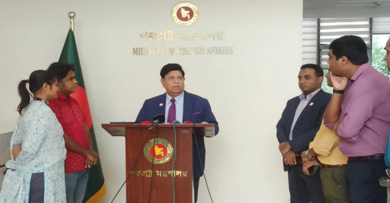 ভারত বাংলাদেশে গণতন্ত্র সমুন্নত রাখতে চায় : পররাষ্ট্রমন্ত্রী