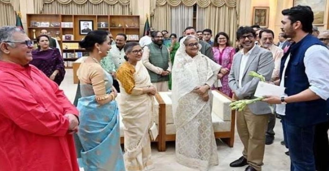 ‘মুজিব’ চলচ্চিত্রের কলাকুশলীদের সম্মানে প্রধানমন্ত্রীর নৈশভোজ