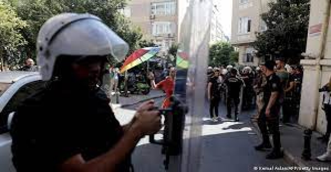 তুরস্কে সমকামীদের ‘প্রাইড মার্চ’ আটকাতে গ্রেপ্তার ২০০