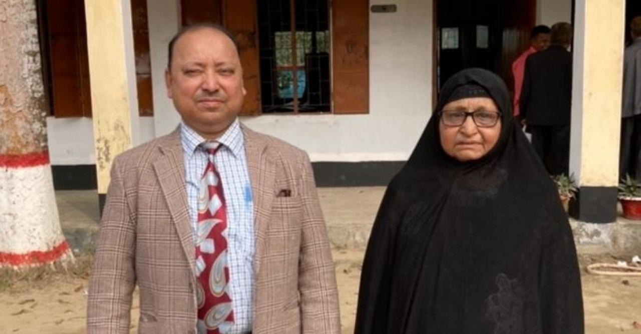 নিউইয়র্ক প্রবাসি বাংলাদেশি শিক্ষানুরাগী মোশাররফ চৌধুরীর মাতা আশেদা পেলেন রত্নগর্ভা পুরস্কার