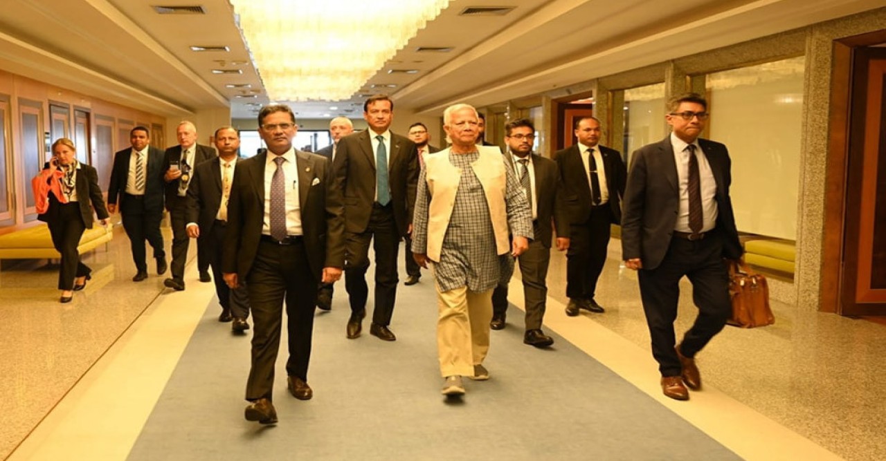 রোম থেকে দেশের পথে প্রধান উপদেষ্টা