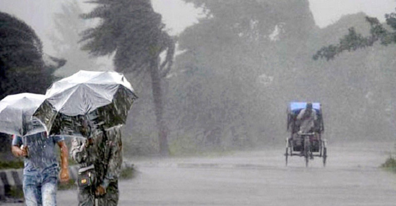 দুপুরের মধ্যে ১১ অঞ্চলে ঝড়সহ বজ্রবৃষ্টির শঙ্কা