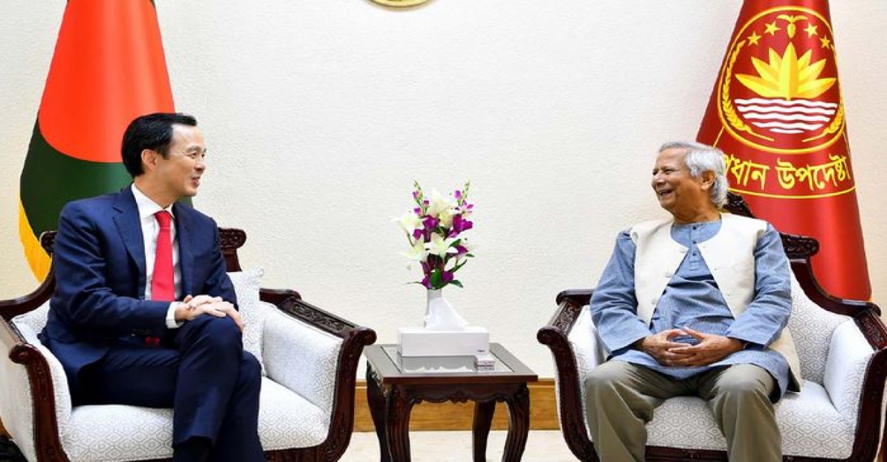 পাচারকৃত অর্থ ফেরত আনতে সিঙ্গাপুরের সহায়তা চান প্রধান উপদেষ্টা