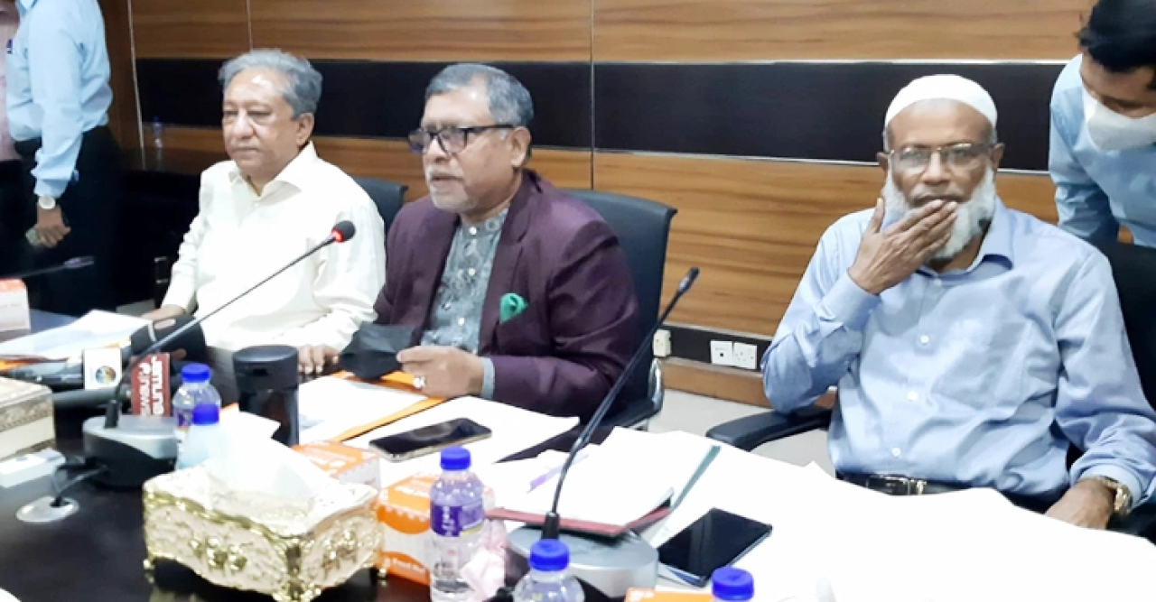 সংক্রমণ বাড়ছে, শিগগির বুস্টার ডোজ নিন : স্বাস্থ্যমন্ত্রী