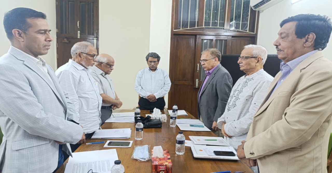 চব্বিশের গণ-অভ্যুত্থানে শহীদদের প্রতি ঐকমত্য কমিশনের শ্রদ্ধা নিবেদন