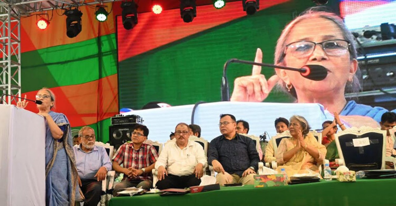 শ্রমিকদের অবদানেই দেশ এগিয়ে চলছে: ফরিদা আখতার