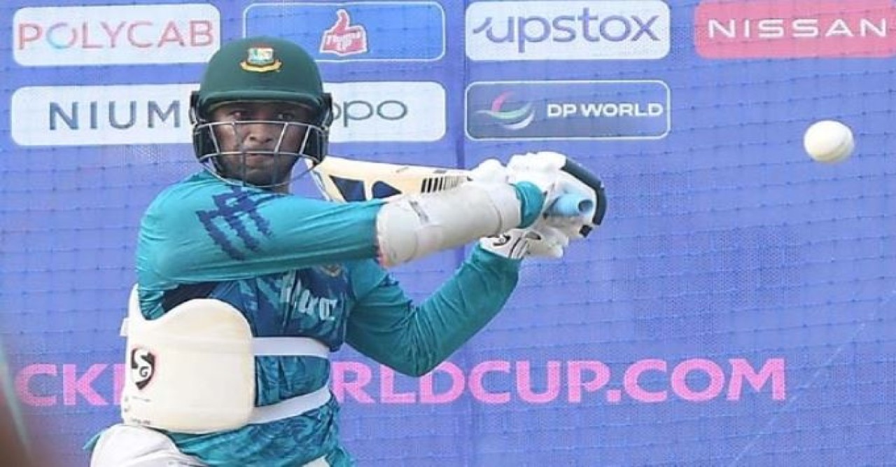 ছক্কায় উড়ে গেল সাকিবকে নিয়ে সংশয়