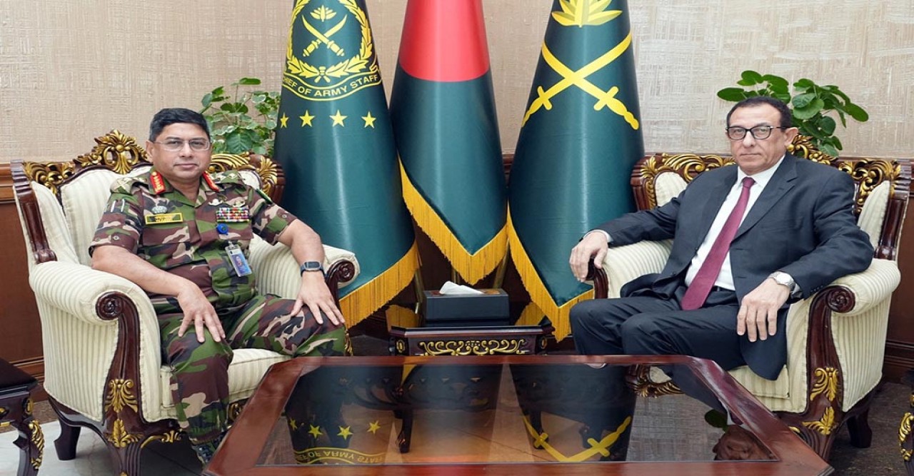 সেনাপ্রধানের সঙ্গে ফিলিস্তিনের রাষ্ট্রদূত ইউসুফের সাক্ষাৎ